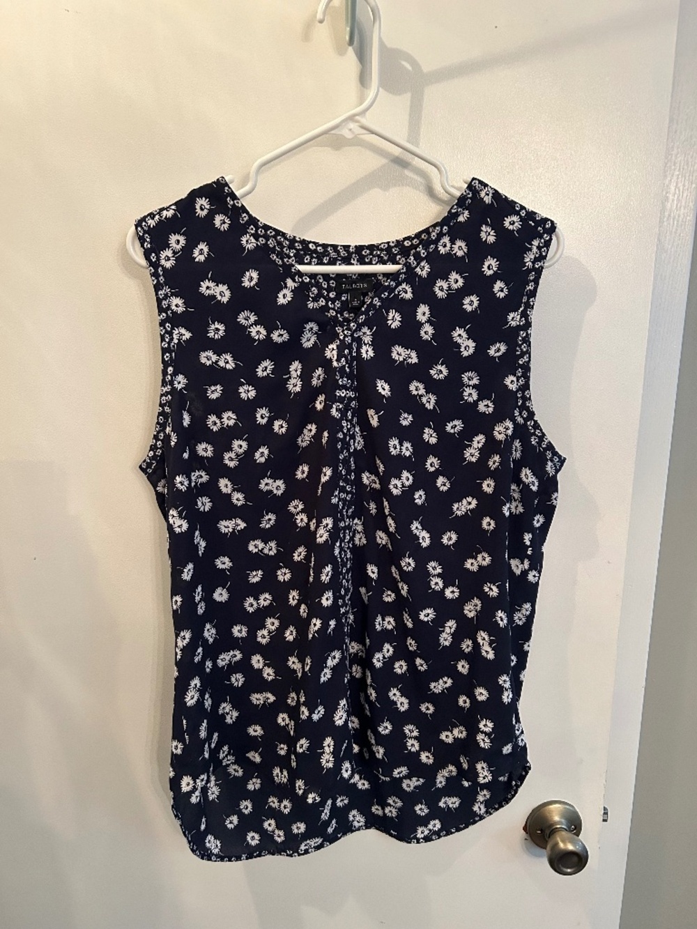 Talbots Large Sleeveless Top Navy Blue and White
